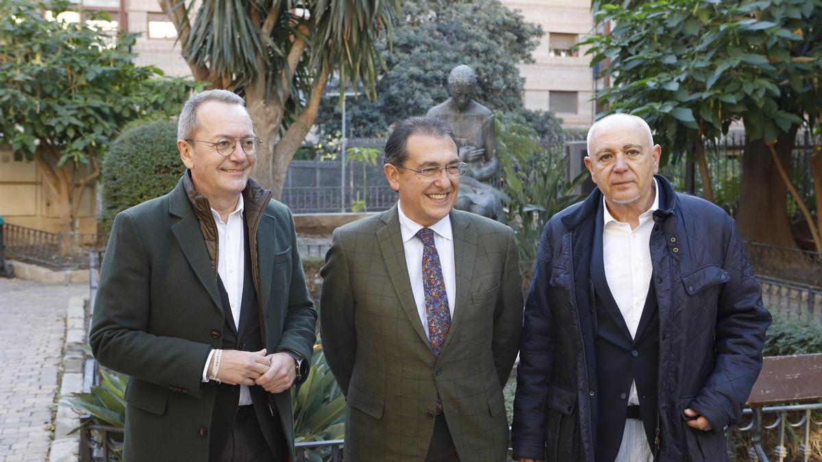 Mateos, Parra y López durante la comparecencia.