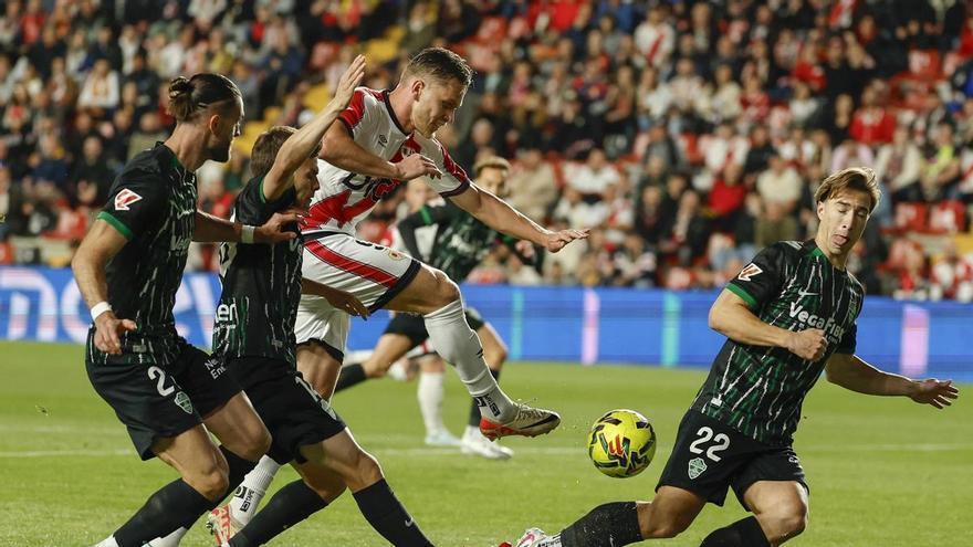 El Elche está bajo mínimos