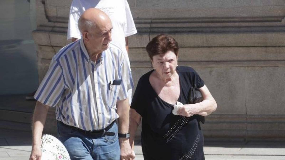 Abanicos en el exterior y ventiladores en el interior, fueron las principales «armas» contra el calor extremo en Vigo.