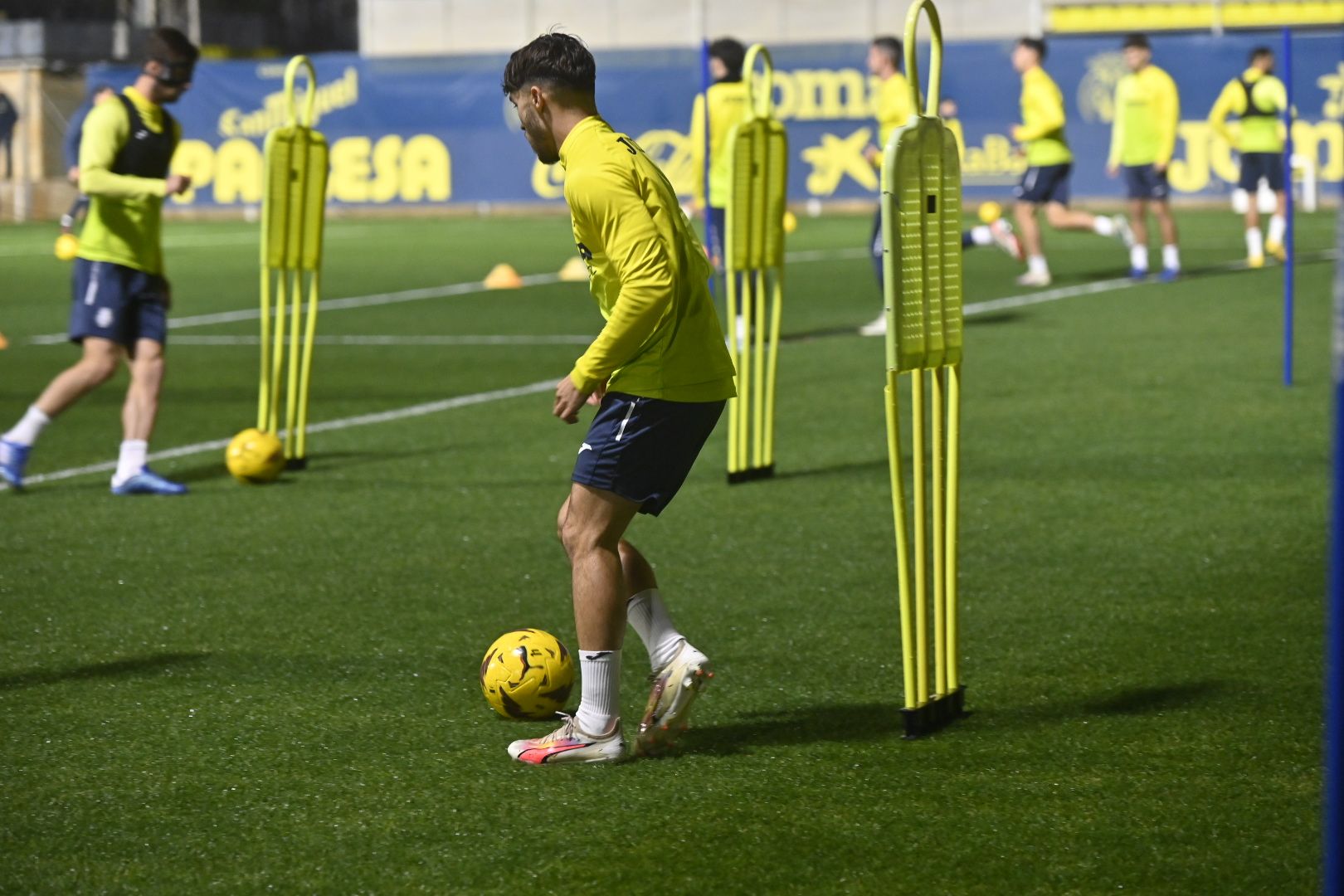 Galería de imágenes | Así ha sido la vuelta al trabajo del Villarreal tras el parón navideño