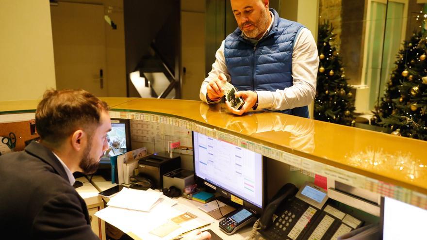 Hosteleros de la provincia de Pontevedra alegan contra el nuevo registro de viajeros del Gobierno