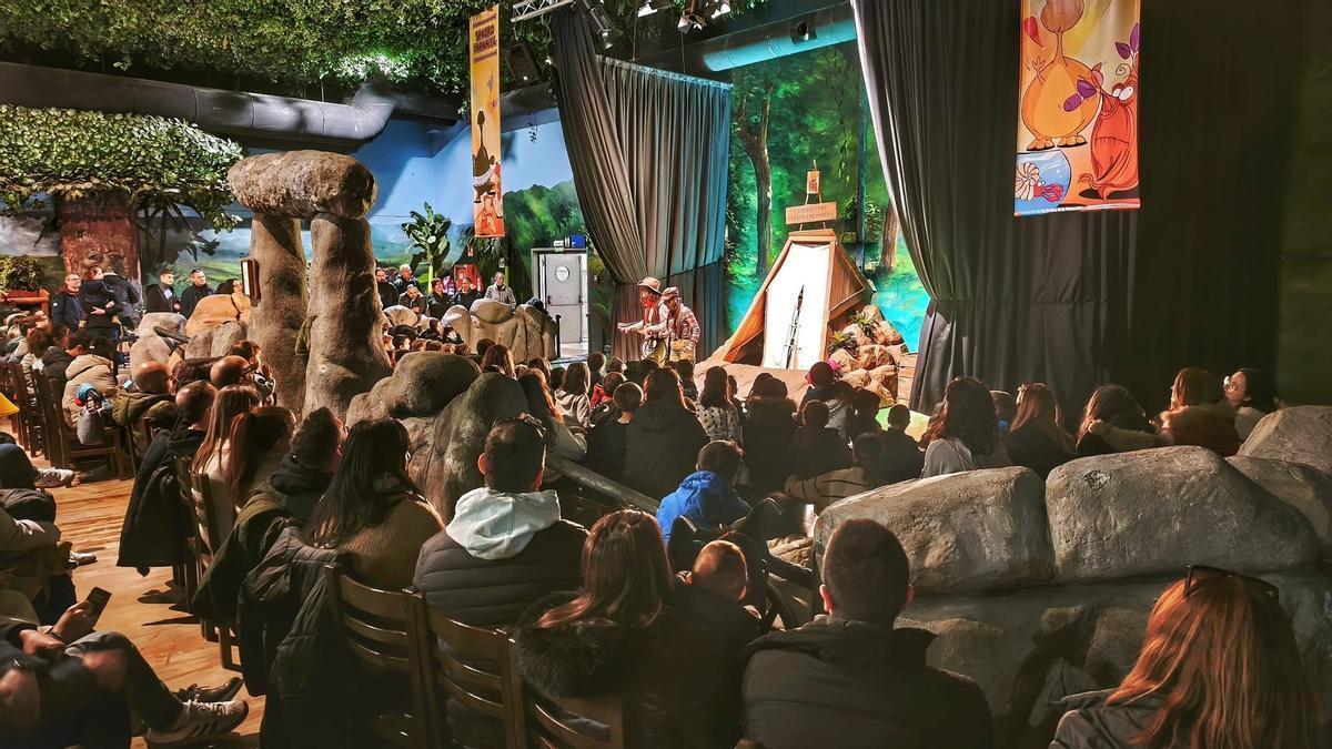Espectáculo en Dinópolis durante la Semana Santa.