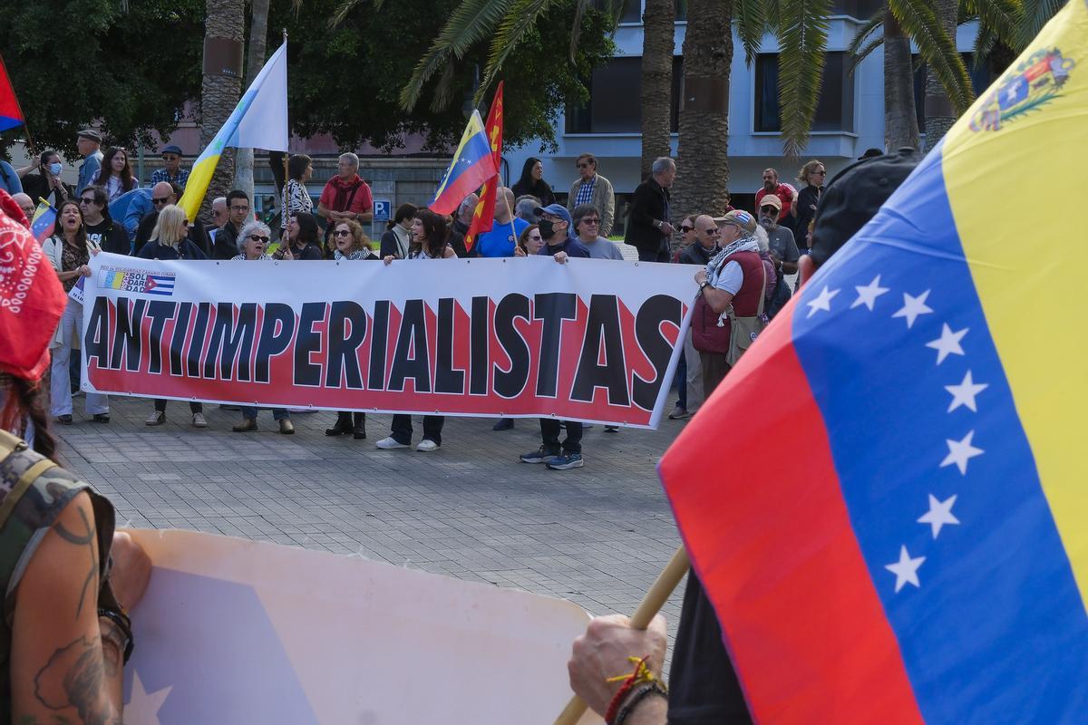 Concentración en apoyo al pueblo venezolano en Gran Canaria