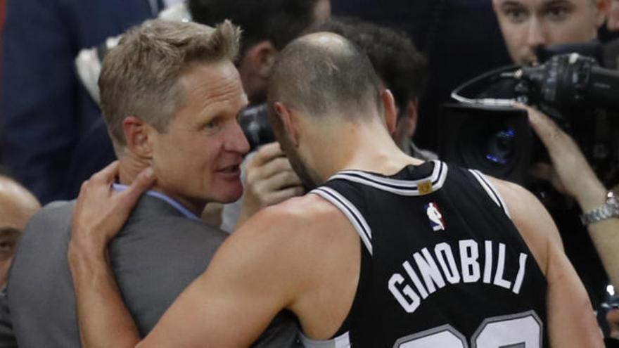 Vídeo: ¿Con qué leyenda del tenis compara Steve Kerr a Ginobili?