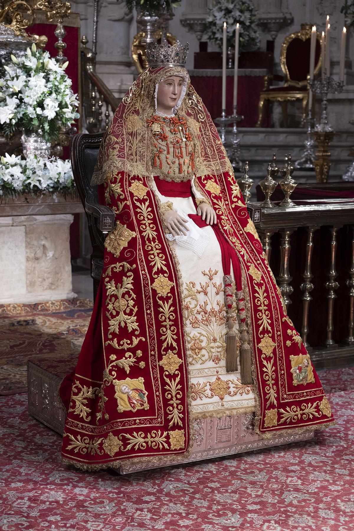 Todos los detalles del besamanos de la Virgen de los Reyes