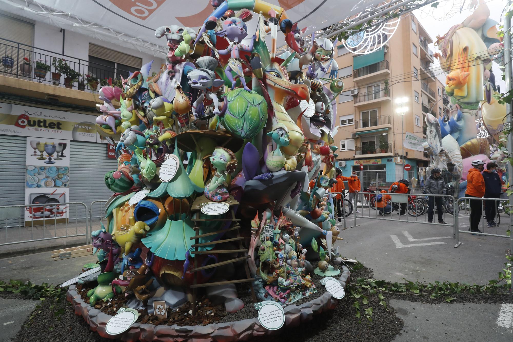 Todas las fotos de la falla infantil de Gayano Lluch