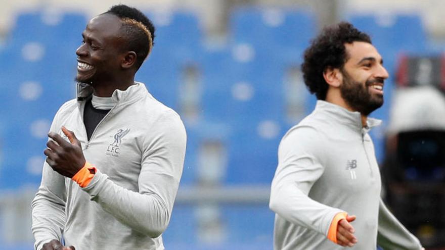 Mané y Salah, durante un entrenamiento.