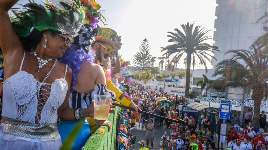 San Bartolomé de Tirajana aprueba pasar el Carnaval Internacional de Maspalomas a junio