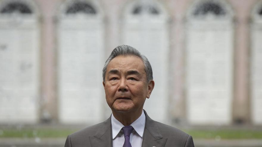 China condena los ataques de Israel y se propone como mediadora con Irán