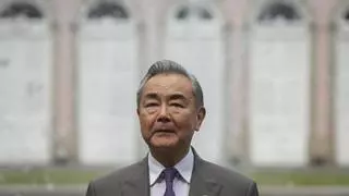 China condena los ataques de Israel y se propone como mediadora con Irán