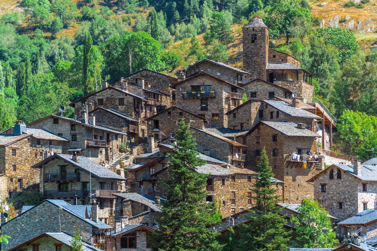 Así esel único periclave de España, un precioso pueblo de Lérida