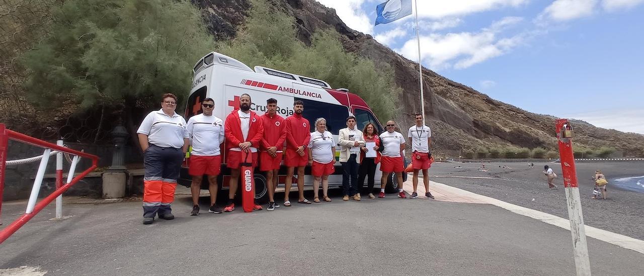 Parte del equipo de Cruz Roja para la costa de Tacoronte