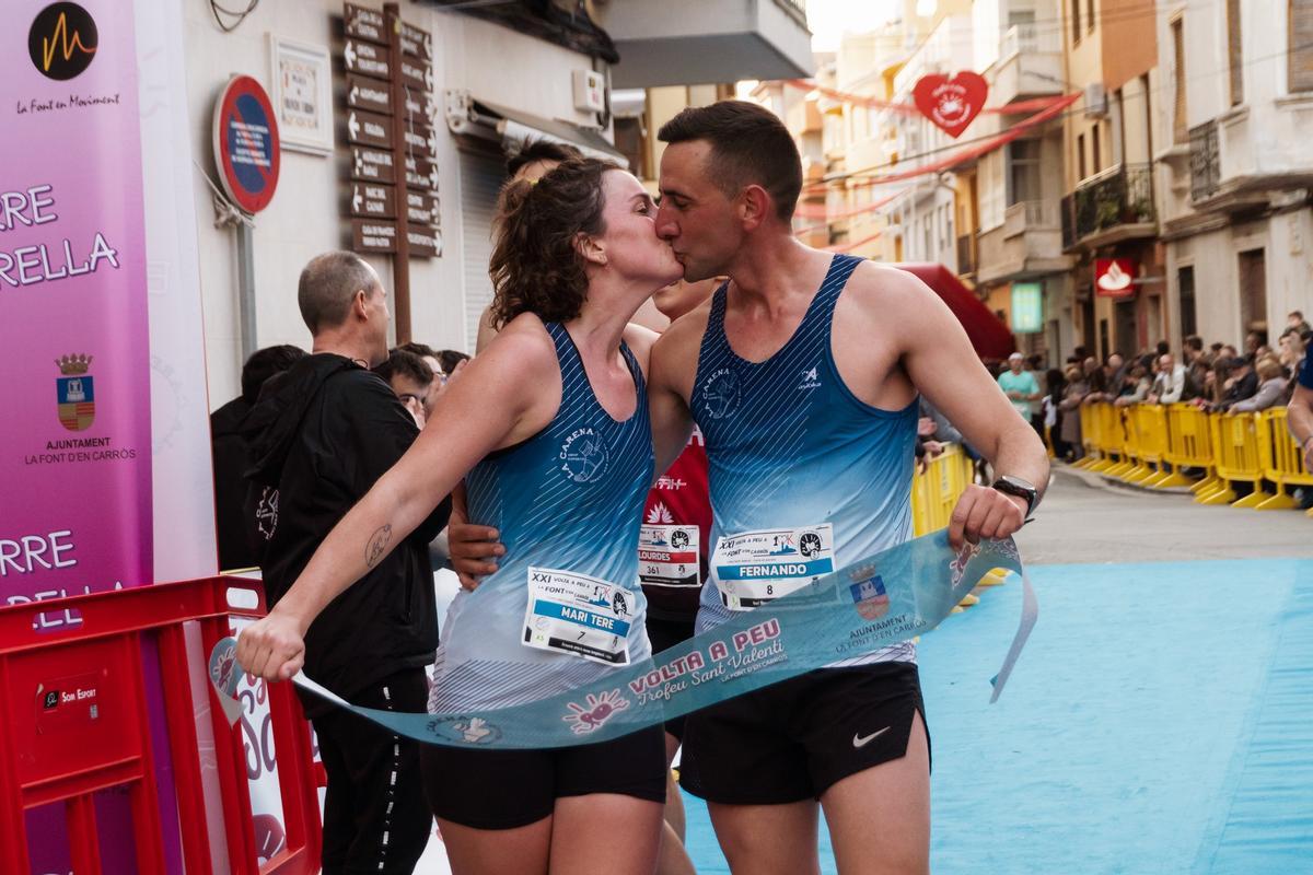 Una imagen de una pareja local en la carrera del año pasado