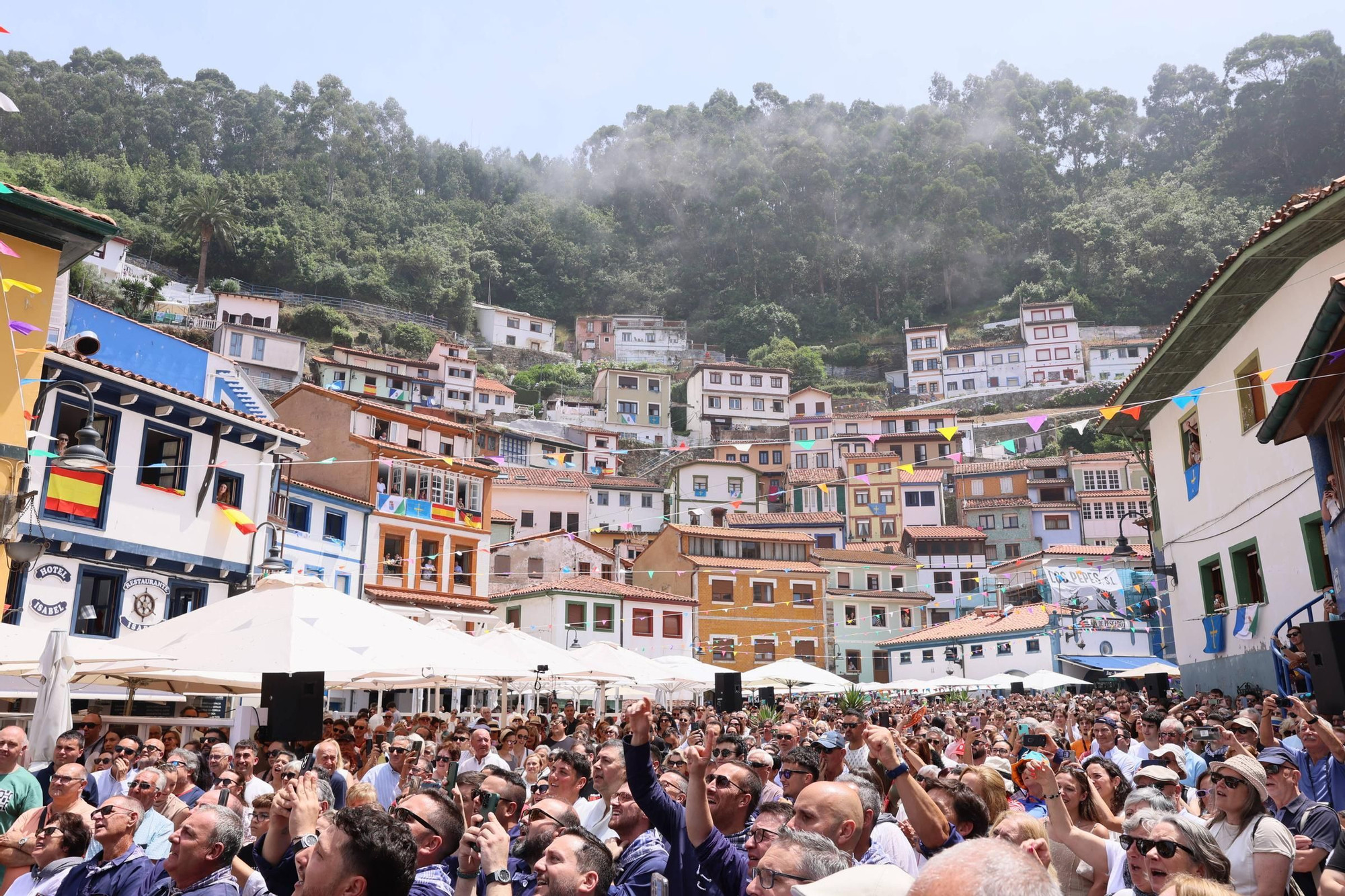 EN IMÁGENES: así fue el día de L'Amuravela en Cudillero