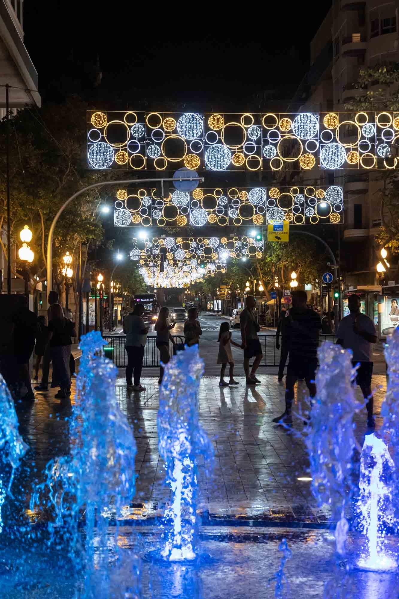 Alicante enciende las Hogueras 2025