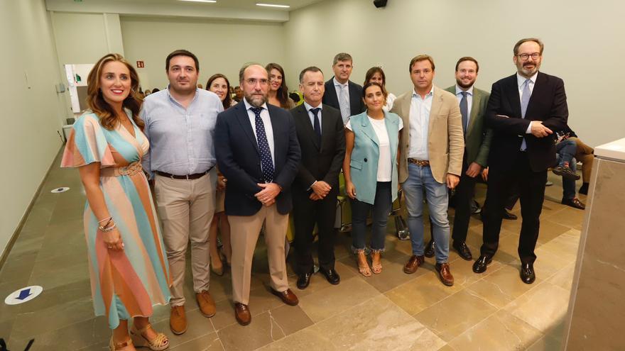 El PP presume de bajar impuestos y atraer inversión en un acto en Córdoba