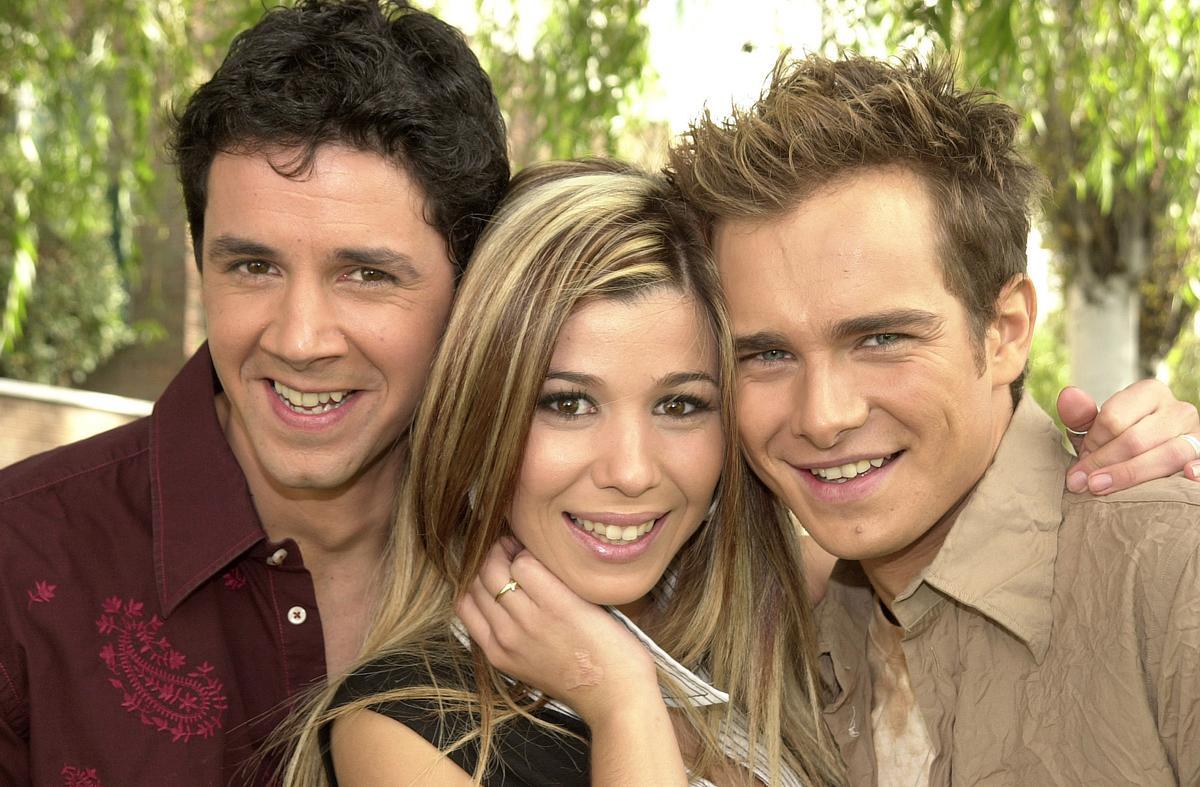 Enric Escudé, junto a Natalia y Andrés Caparrós.