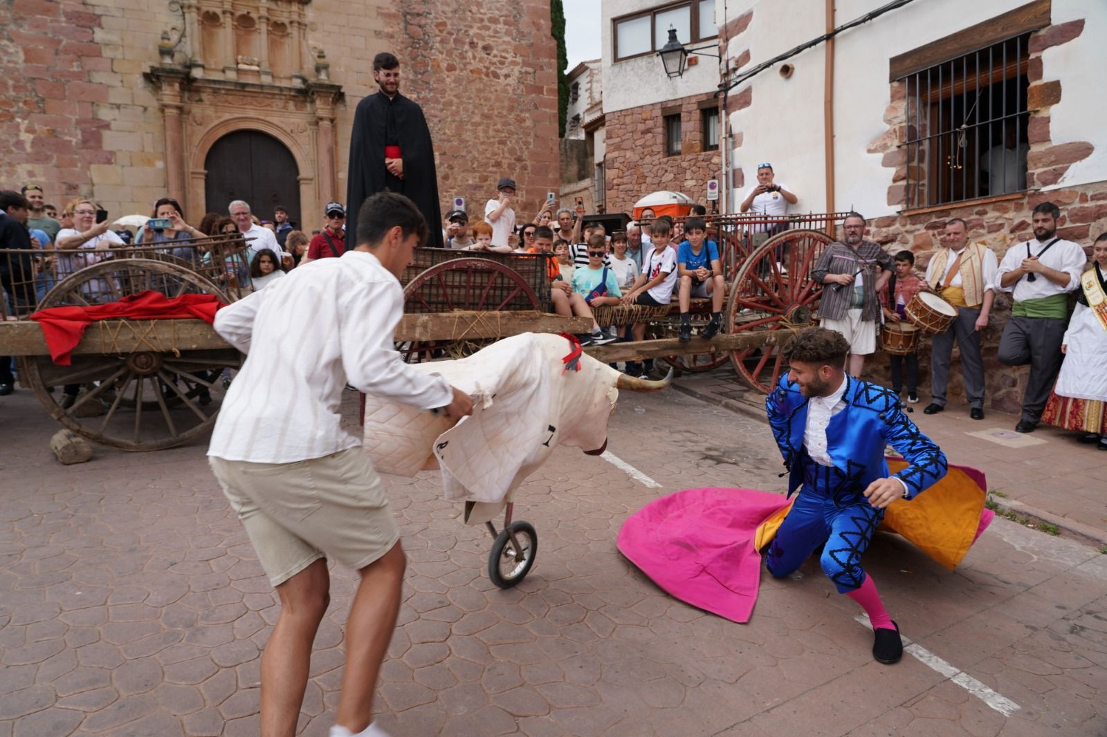 ¡Búscate en la macrogalería! Castellón vive un puente de fiestas en los municipios