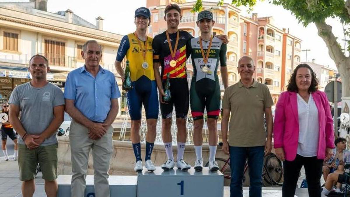 El ibicenco Marc Torres, a la izquierda en el podio.