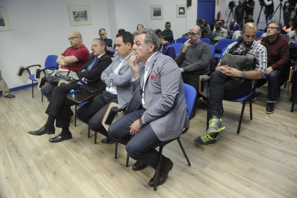 El presidente del Deportivo comparece en Riazor para explicar la destitución de Víctor Sánchez del Amo. "La confianza se construye poco a poco pero se destruye rápido", comentó ante los medios.