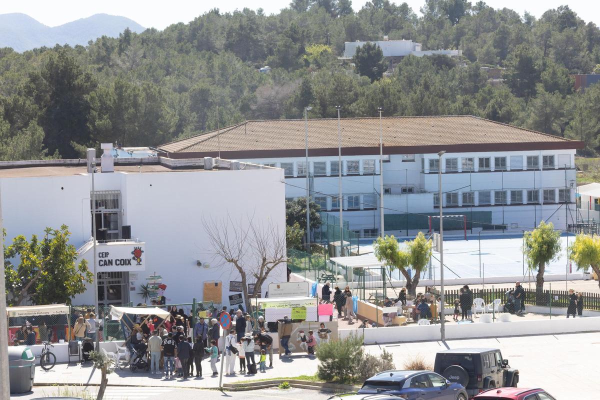 Panorámica del colegio de Can Coix, en Sant Antoni.