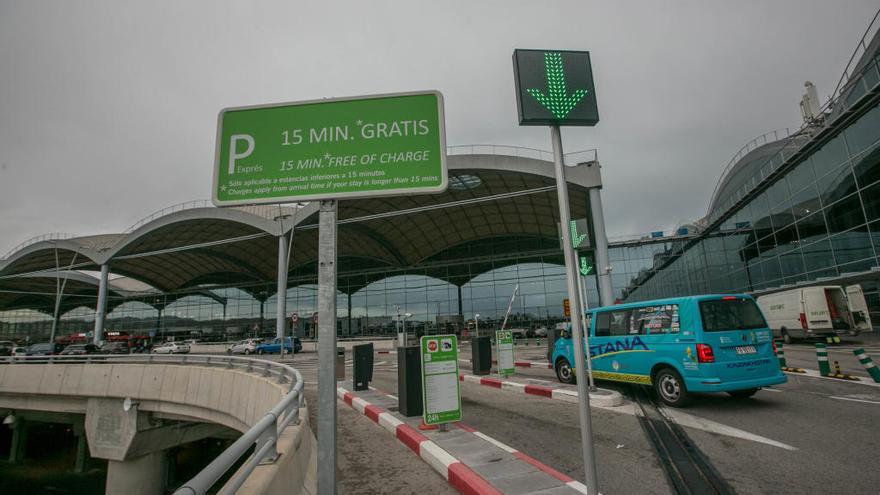 Una imagen del acceso para vehículos del aeropuerto