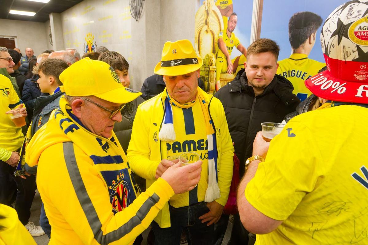 Galería | El Villarreal realiza el tradicional brindis por la permanencia