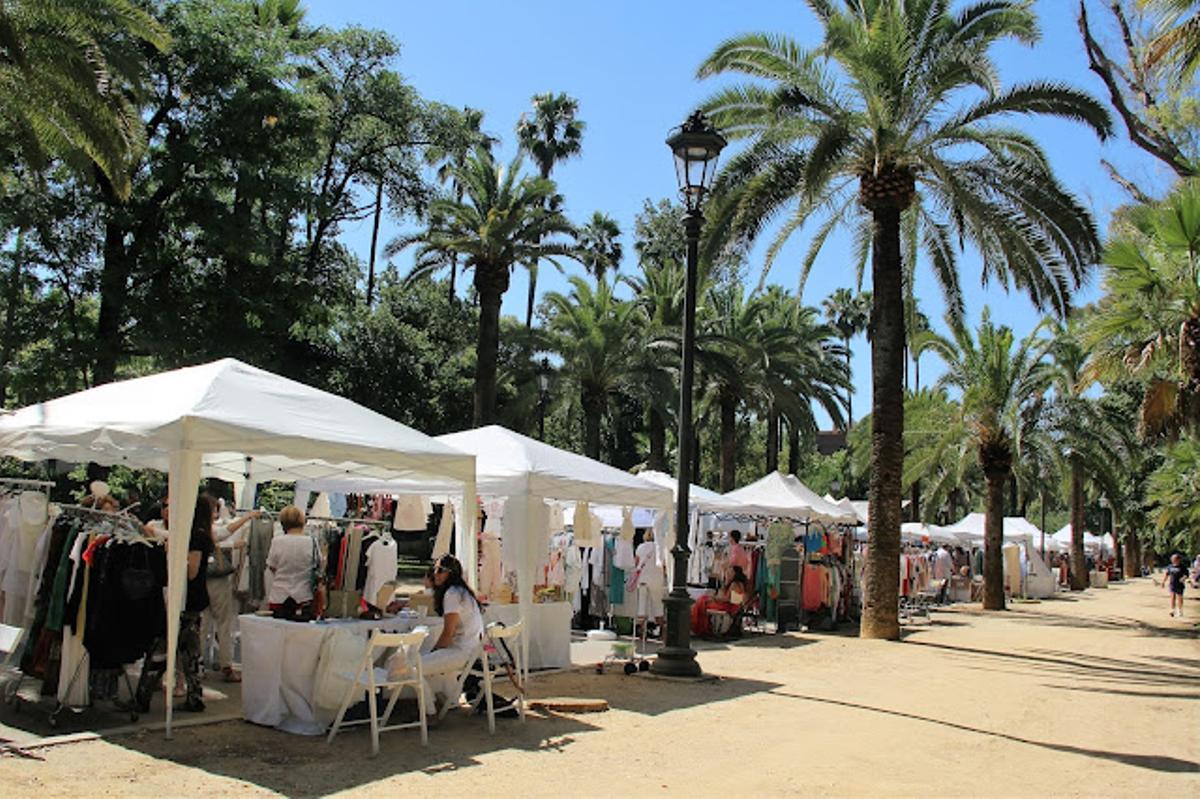 El mercadillo Zoco en el Parque de María Luisa, en Sevilla.