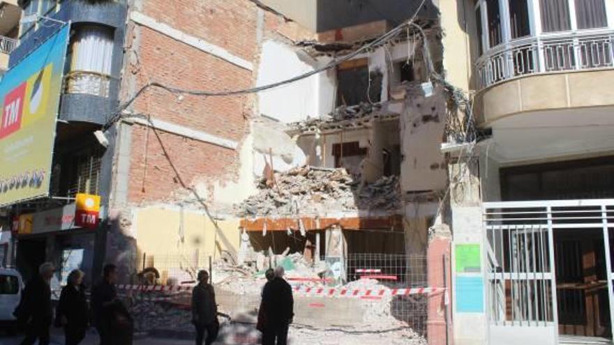 La falta de seguridad paraliza una demolición en Torrevieja