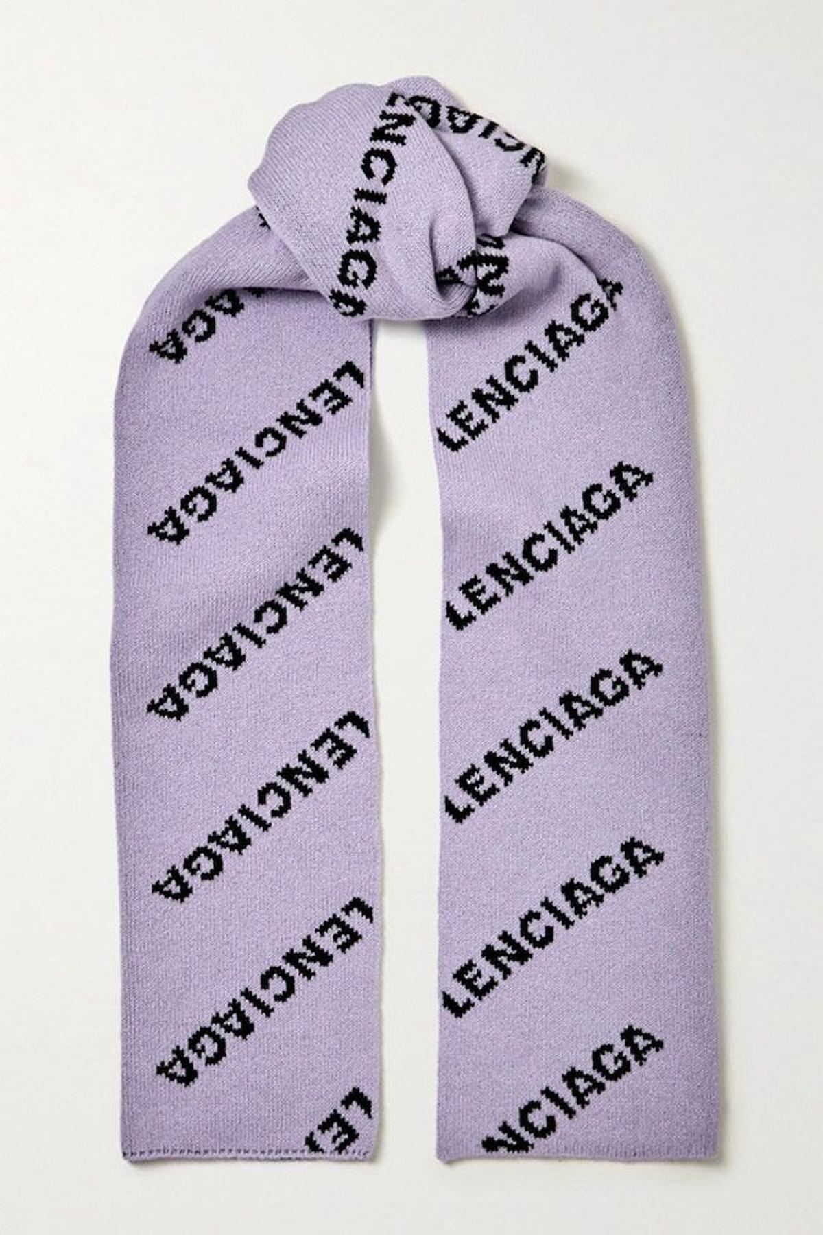 Bufanda con logos, de Balenciaga