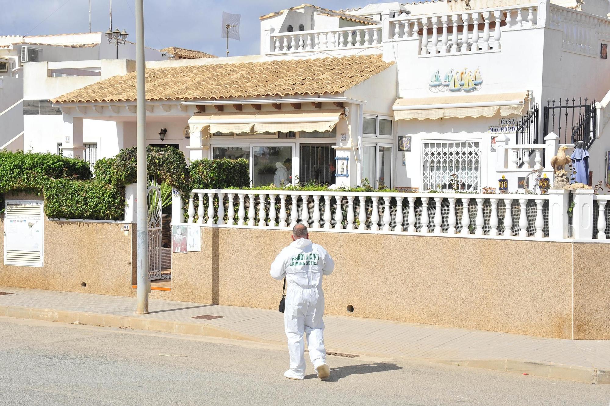 Un hombre de 82 años mata presuntamente a su pareja en un domicilio de Orihuela Costa