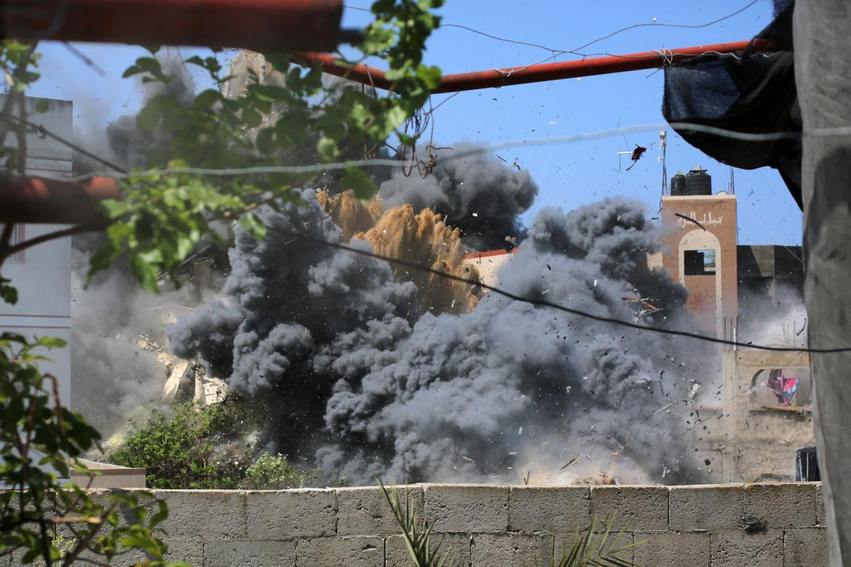 Israel responde a Yihad Islámica matando a otro cabecilla suyo. La aviación israelí ha bombardeado Rafah y las sirenas han sonado en el centro y sur de Israel Desde el martes han muerto ya 33 personas en Gaza, entre ellos al menos 15 civiles