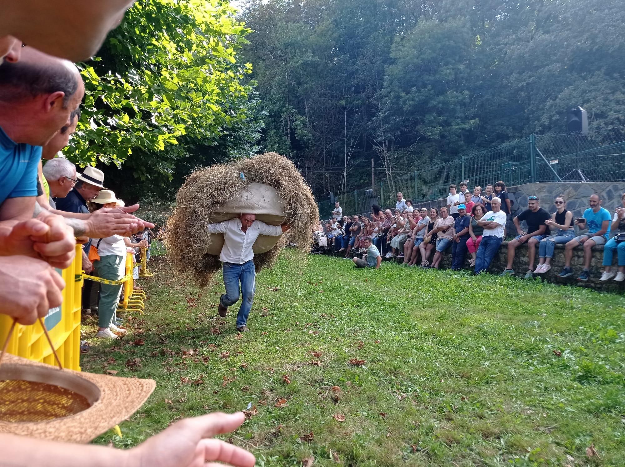 Fiesta del segador en Benia de Onís