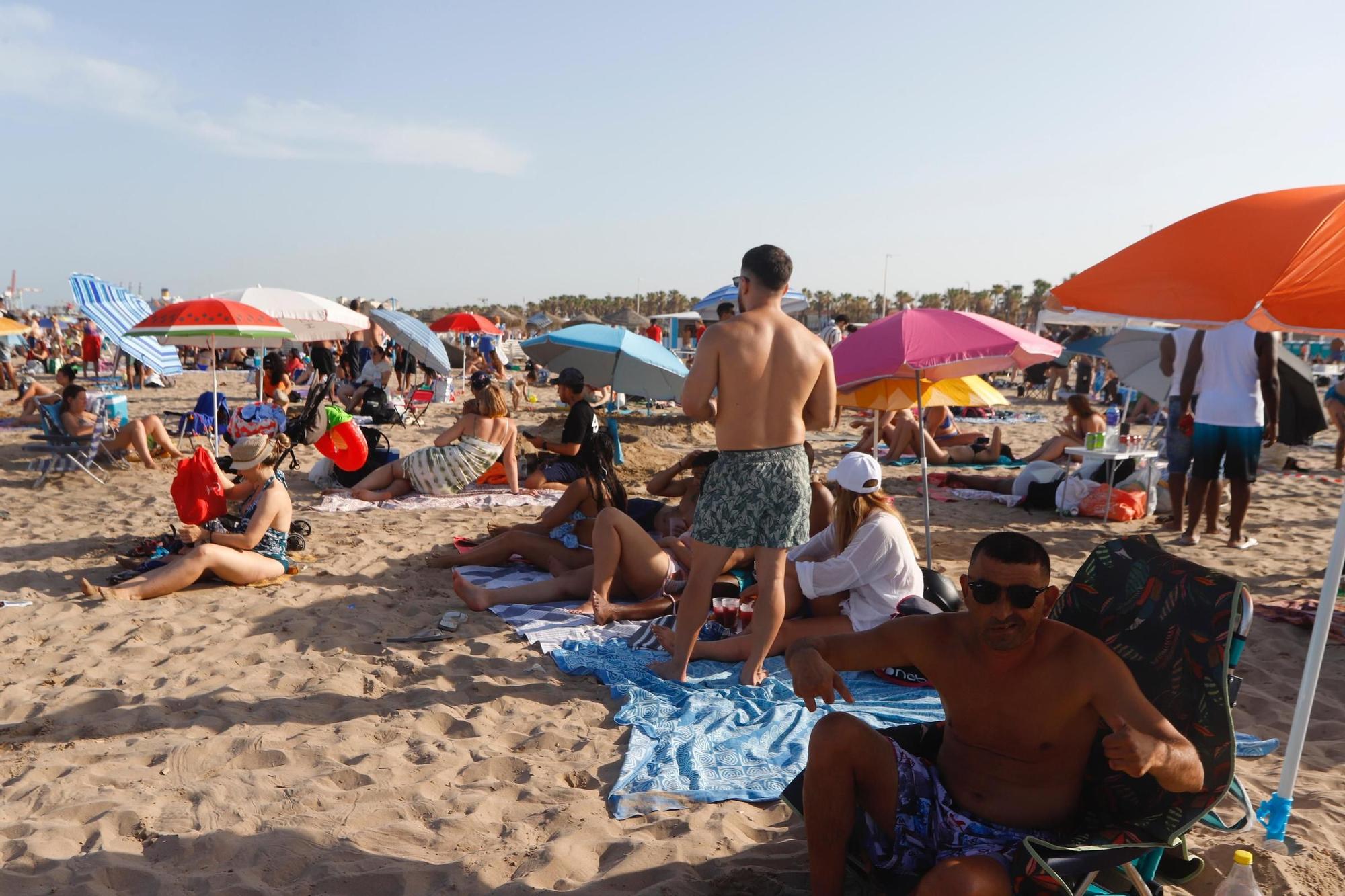 Todo listo para la noche de San Juan en las playas valencianas