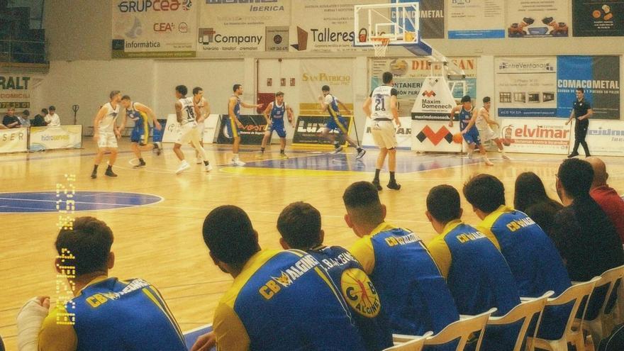 Un lance del último partido desde detrás del banquillo azulón.