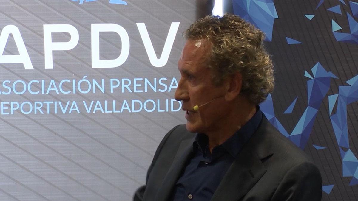 Valdano: "Es una pena que Mbappé no dé entrevistas, es una lección de vida andante"