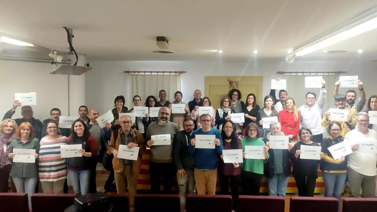 Una de las asambleas del Stepv en las que se votó la propuesta de huelga.