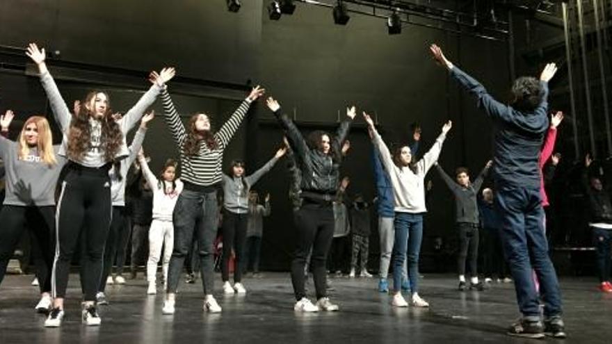 El Servei Educatiu del Kursaal estrena demà la 6a edició del «Fem Dansa!»