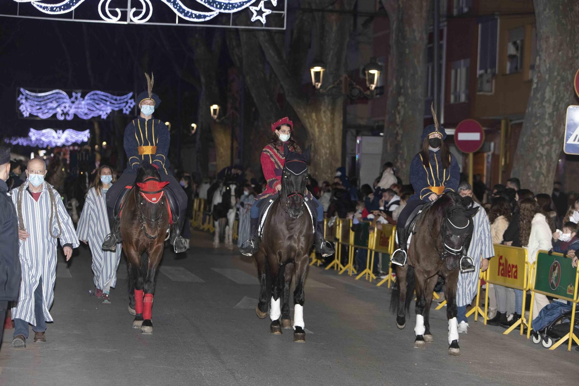 Los Reyes Magos recorren de nuevo las calles de Xàtiva