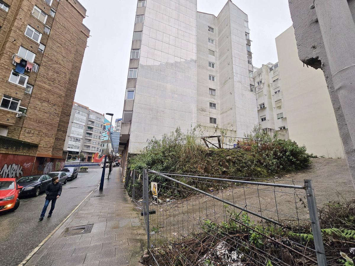 Parcela sobre la que se levantará el edificio, en el número 6 de la Travesía Pino.