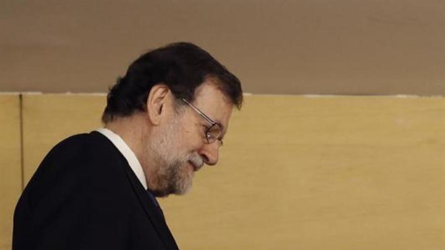 Rajoy y Barragán firman el apoyo de CC a los Presupuestos en presencia de Clavijo