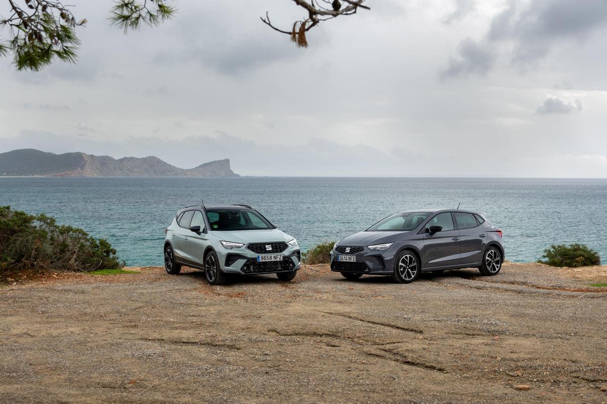 Seat Arona (izquierda) con el Seat Ibiza (derecha)
