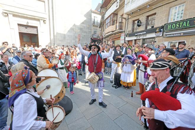 Ambientazo en el Casco Vello por la Reconquista