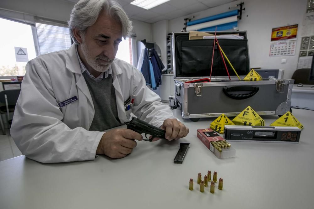 Análisis de la policía científica de Elche