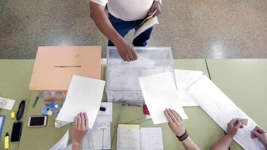 La eterna pregunta: ¿A quién beneficia el voto en blanco?