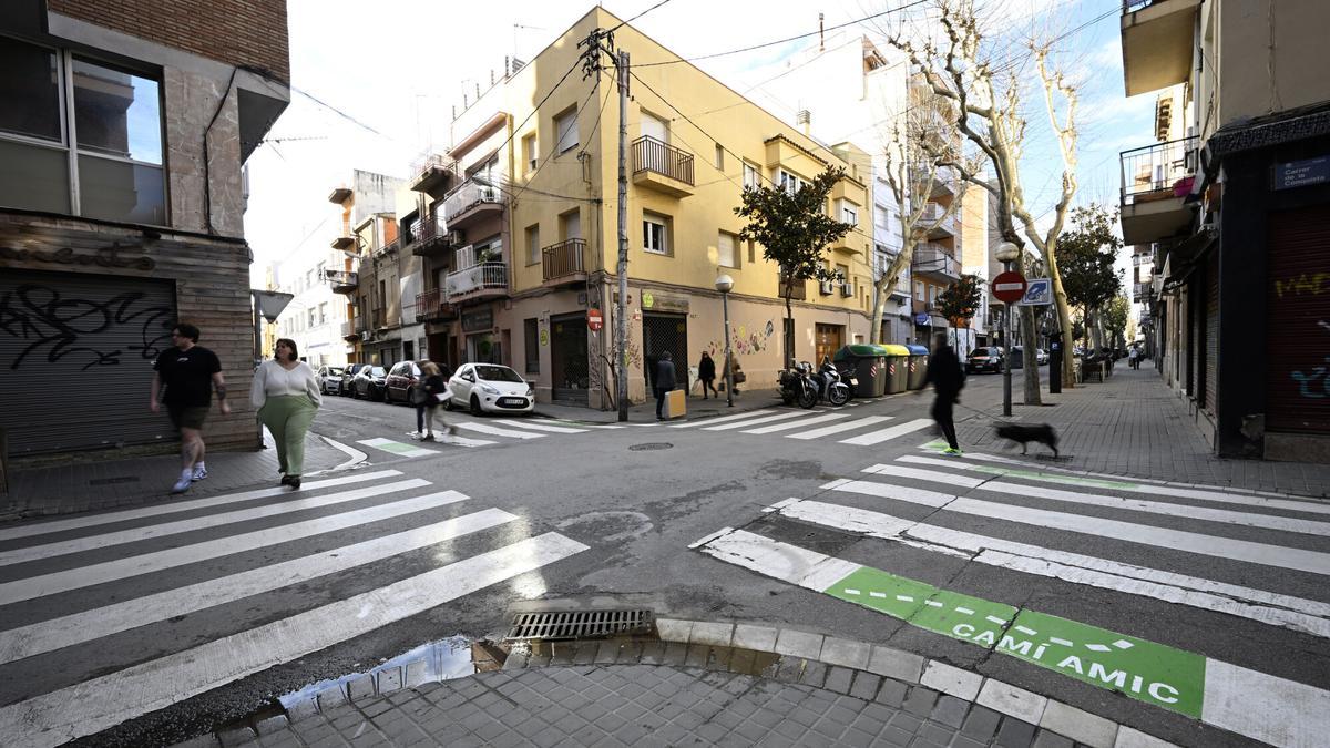 Los vecinos del barrio del Progrés de Badalona piden que un tramo de la calle Guifré se convierta en un eje peatonal comercial