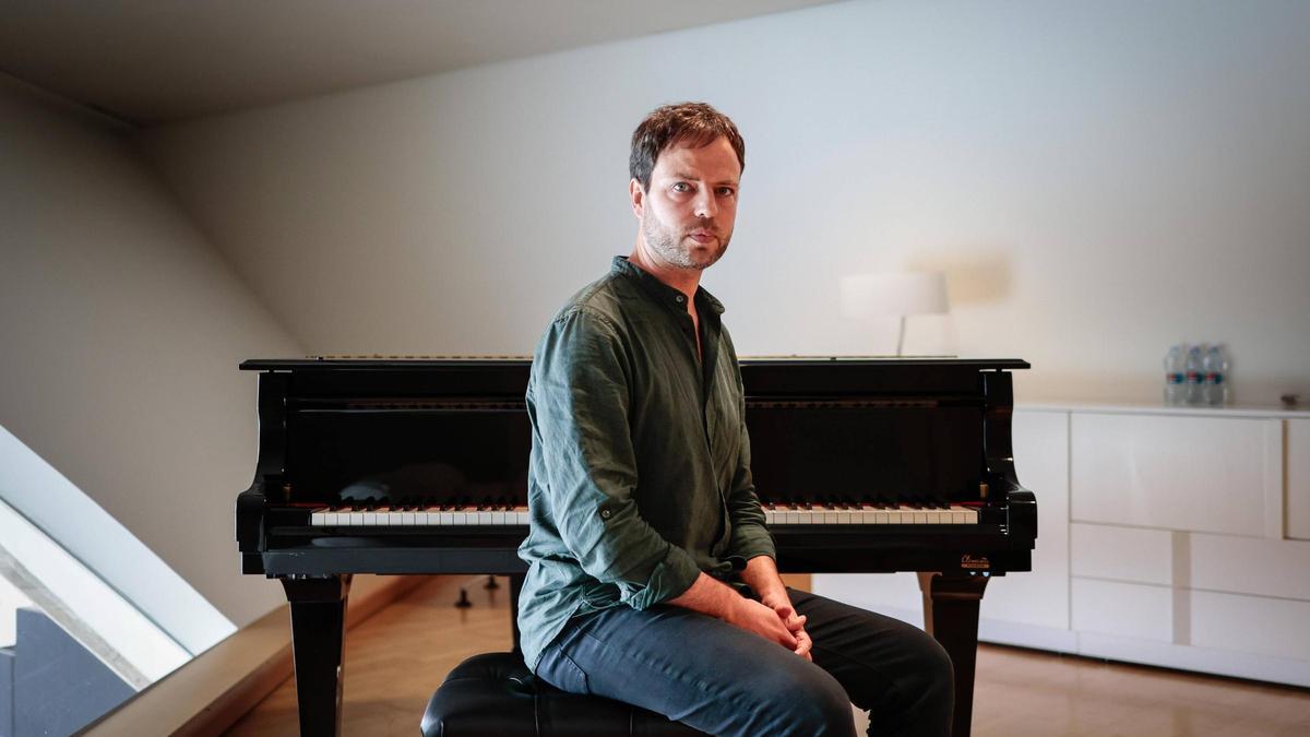 Valencia VLC entrevista al compositor valenciano Francisco Coll autor de la ópera "Enemigo del pueblo" que se estrena en Les Arts