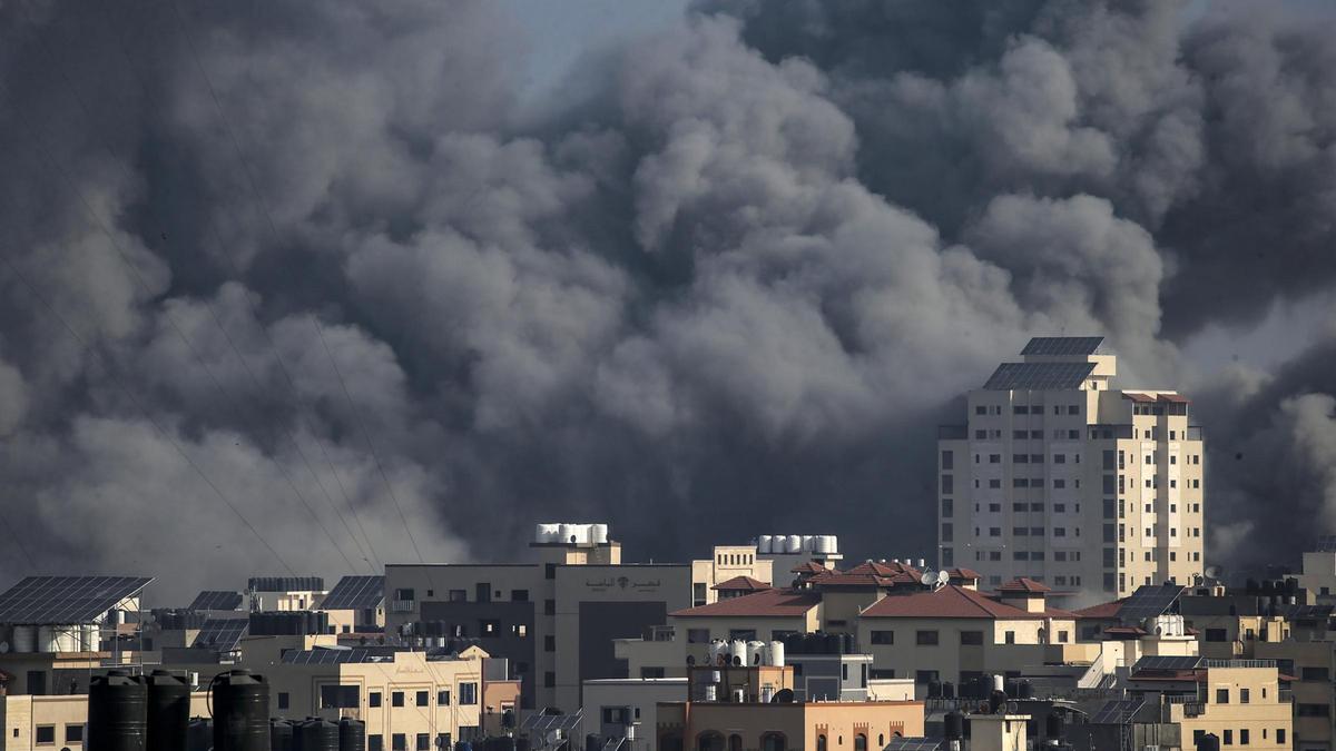 Los datos del satélite Copernicus muestran cinco intensos focos de destrucción en Gaza.