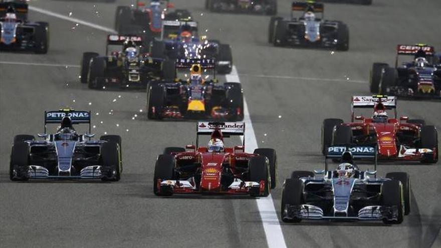 Hamilton salva la amenaza de los Ferrari en Baréin