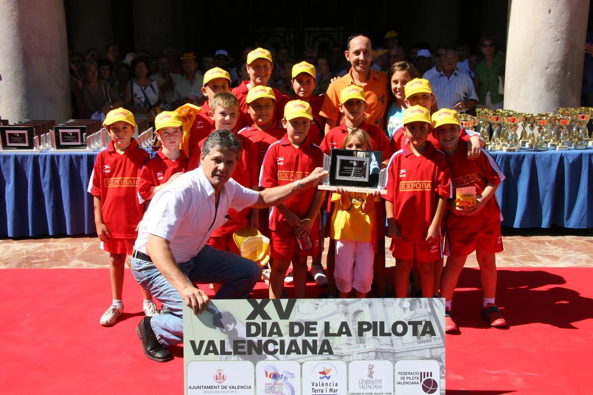 El Genovés amb els mes menuts el Día de la Pilota